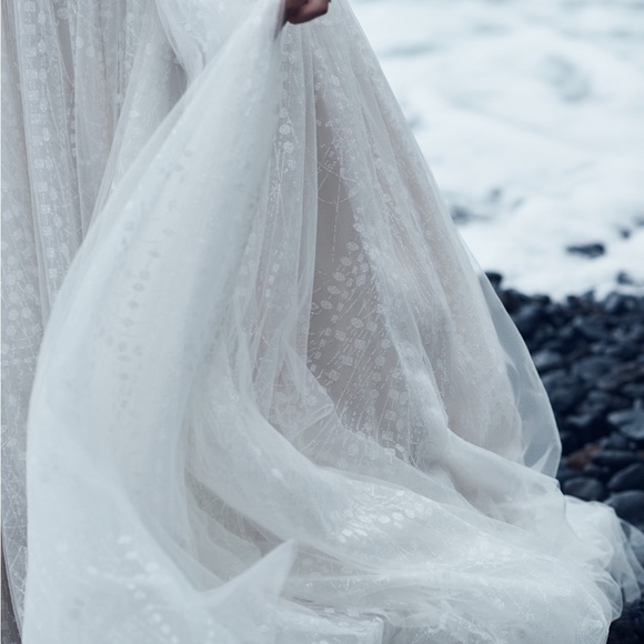 Sottero and Midgley "Thatcher" wedding dress. - Picture 3 of 5